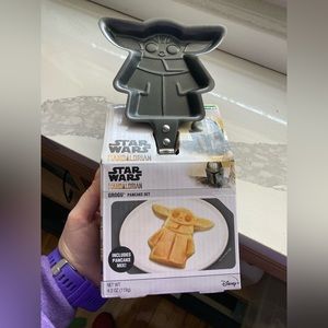 Grogu Baby Yoda Star Wars Pancake Skillet Brand New